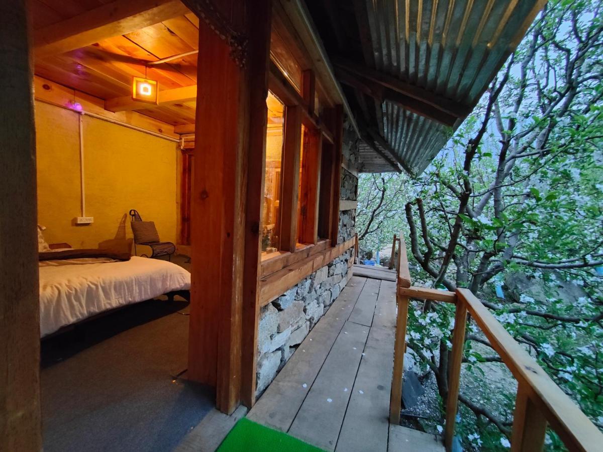 Yalakhom Hotel Tosh Exterior photo